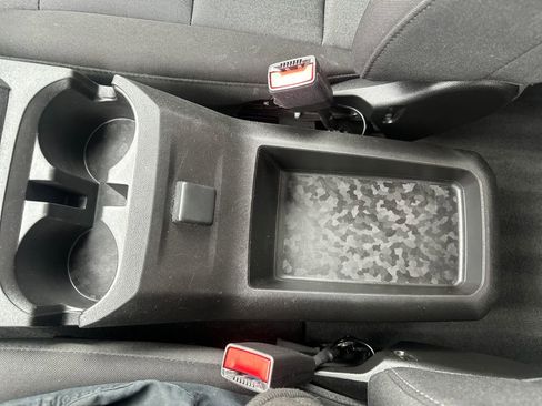 Used 2023 Chevrolet Colorado W/T image 17