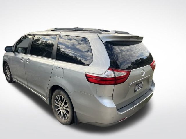 Used 2019 Toyota Sienna XLE Premium FWD image 7