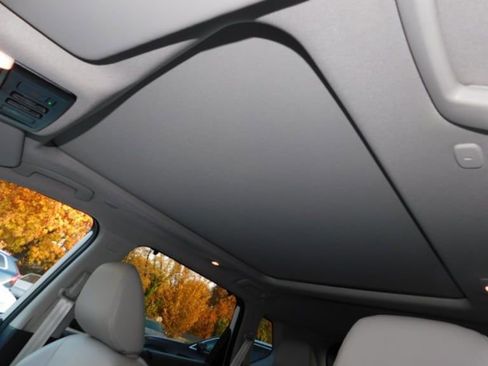 Used 2023 Nissan Rogue SL w/ SL Premium Package image 32