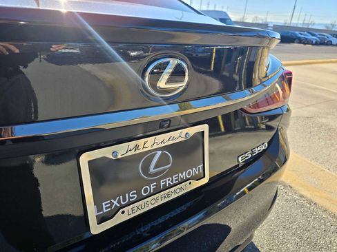 Used 2025 Lexus ES 350 w/ Premium Package image 16
