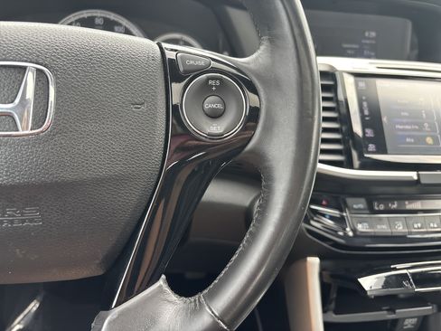 Used 2017 Honda Accord EX-L image 30