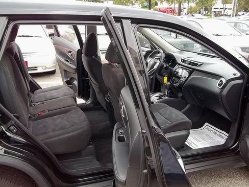 Used 2015 Nissan Rogue S AWD/4WD image 9