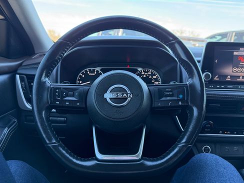 Used 2023 Nissan Rogue SV w/ SV Premium B Package image 22