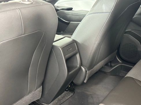 Used 2025 Chevrolet Trax LT FWD image 35