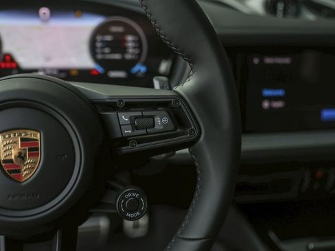 New 2025 Porsche Cayenne S image 19