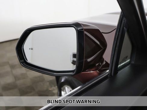 Used 2023 Cadillac XT4 Luxury image 3