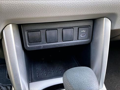 Used 2023 Toyota Corolla Cross L image 24