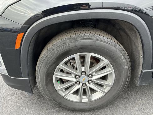 Used 2023 Chevrolet Traverse LT FWD image 10