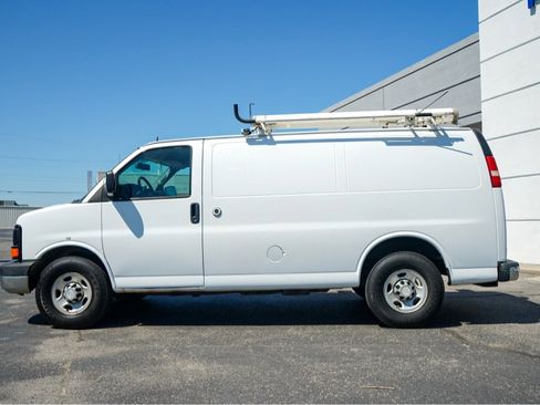 Used 2014 Chevrolet Express 2500 image 8