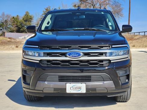 Used 2024 Ford Expedition XLT AWD/4WD image 3