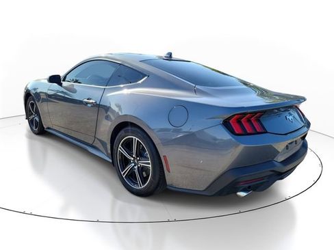Used 2025 Ford Mustang Coupe RWD image 3