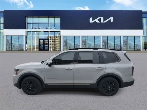 Used 2023 Kia Telluride SX Prestige X-Pro image 3