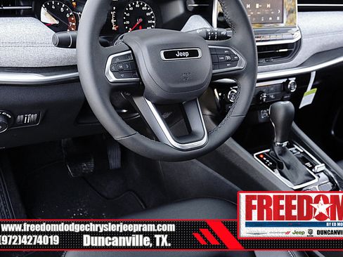 New 2026 Jeep Compass Latitude image 25