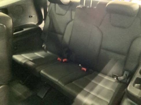 Used 2024 Kia Telluride EX w/ EX Captain's Chair Package AWD/4WD image 21