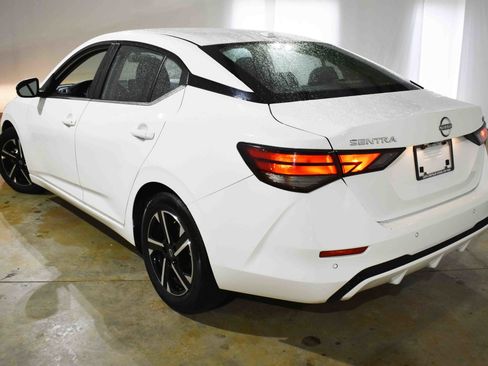 Used 2024 Nissan Sentra SV image 7