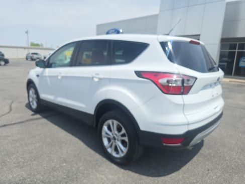 Used 2017 Ford Escape SE AWD/4WD image 8
