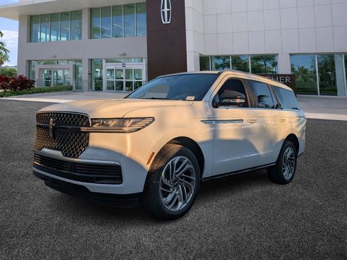 New 2026 Lincoln Navigator Reserve AWD/4WD image 3