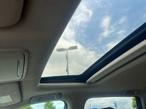 Used 2025 Honda CR-V EX-L image 26