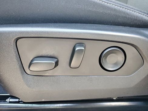 Used 2024 GMC Canyon Elevation w/ Convenience Package image 14