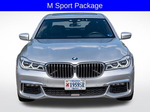 Used 2019 BMW 750i w/ Executive Package RWD image 10