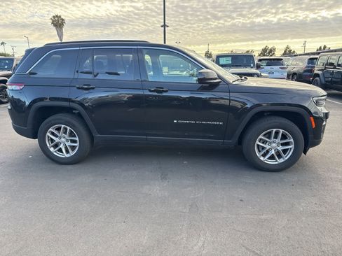 Used 2025 Jeep Grand Cherokee Laredo X RWD image 11