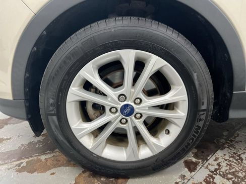 Used 2017 Ford Escape SE FWD image 26