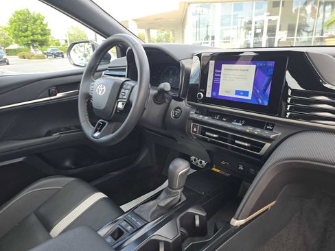 Certified 2025 Toyota Camry SE image 9