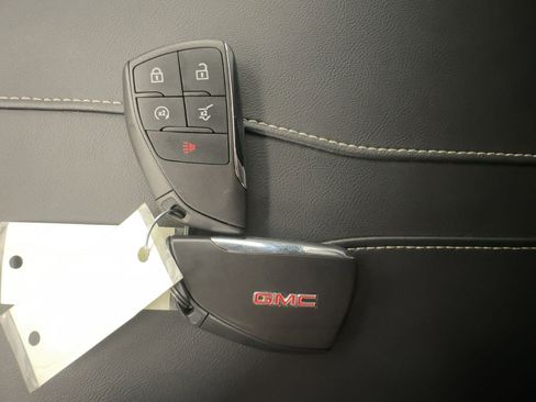 Used 2025 GMC Acadia Elevation w/ Elevation Premium Package image 29