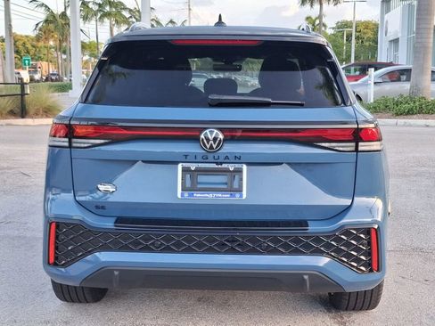 New 2026 Volkswagen Tiguan SE R-Line FWD image 4