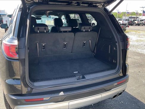Used 2024 GMC Acadia Elevation AWD/4WD image 4