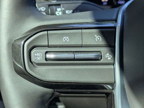 New 2026 Chevrolet Colorado ZR2 w/ Technology Package AWD/4WD image 14