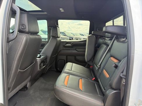 Used 2024 GMC Sierra 1500 AT4 w/ Technology Package image 7