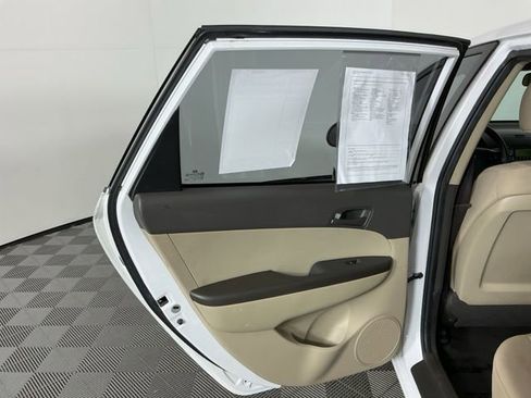 Used 2011 Hyundai Elantra GLS image 21