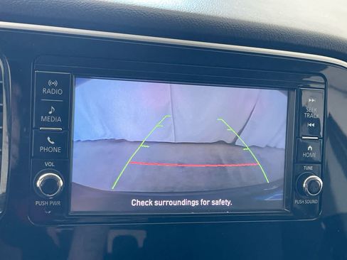 Used 2020 Mitsubishi Outlander ES AWD/4WD image 17