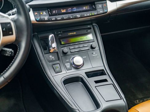 Used 2013 Lexus CT 200h image 23