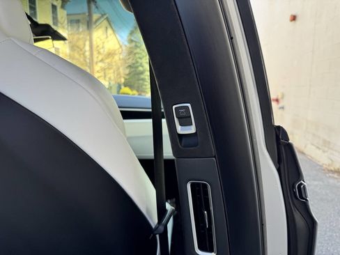 Used 2017 Tesla Model X 100D AWD/4WD image 29