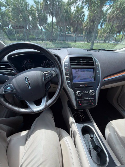 Used 2019 Lincoln MKC Select w/ Select Plus Package FWD image 4