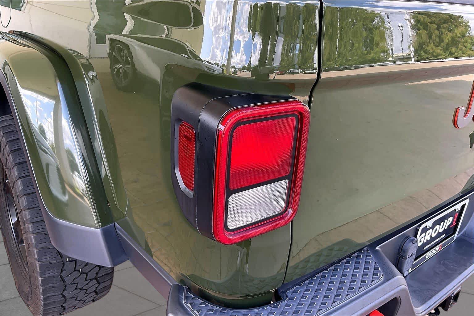 Used 2022 Jeep Gladiator Mojave w/ Cold Weather Group AWD/4WD image 27