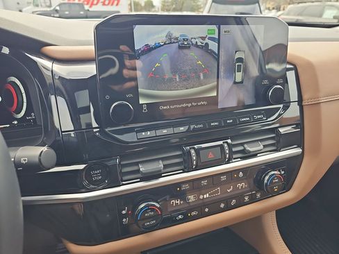 Used 2025 Nissan Pathfinder Platinum image 44