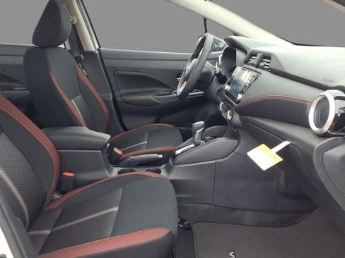 New 2025 Nissan Versa SR w/ Trunk Package image 13
