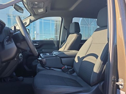 Used 2022 Chevrolet Silverado 2500 Custom w/ Custom Convenience Package image 3