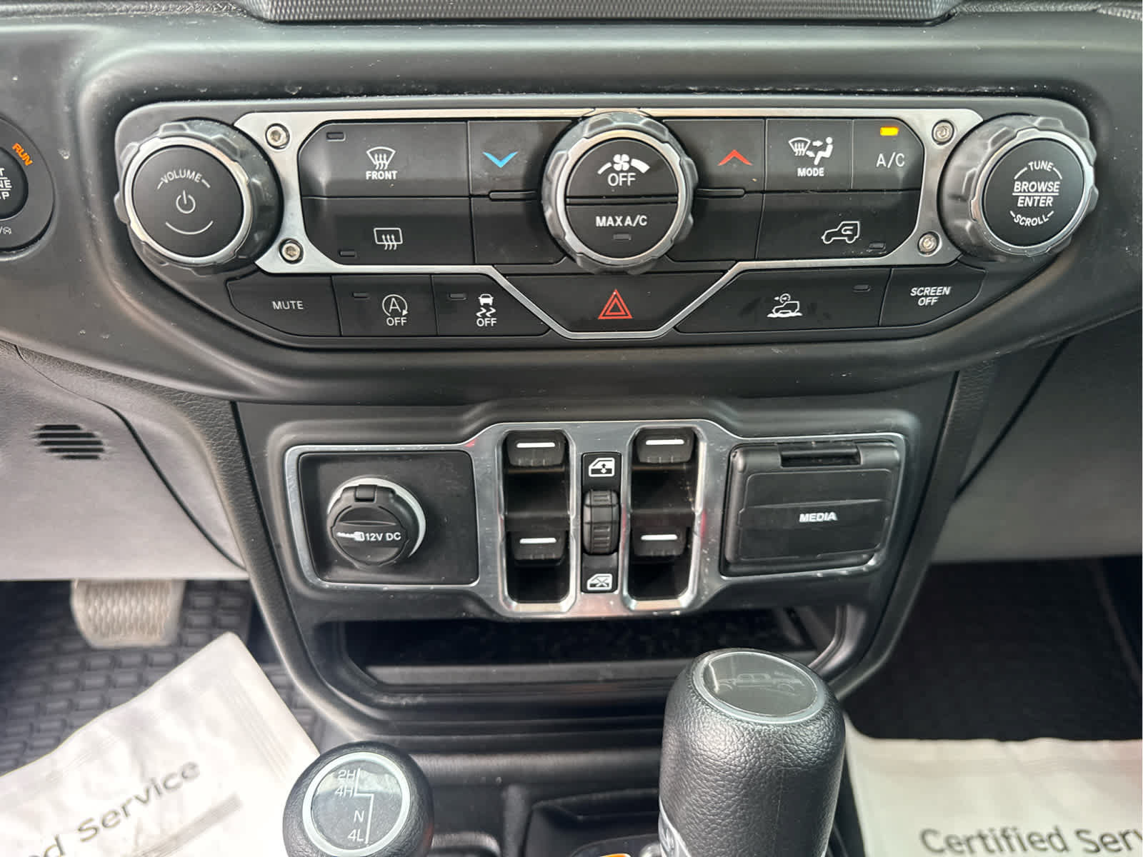 Used 2023 Jeep Gladiator Sport AWD/4WD image 31