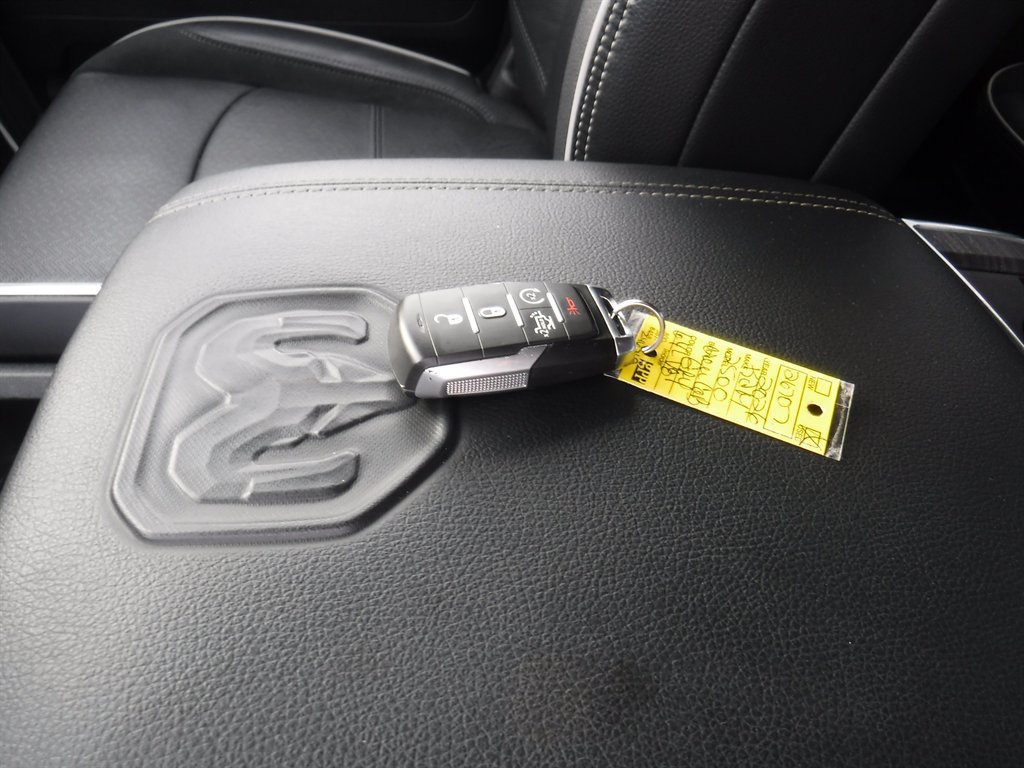 Used 2026 RAM 2500 Laramie AWD/4WD image 14