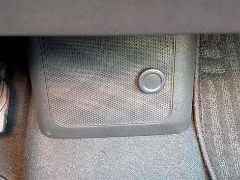 New 2026 Nissan Leaf image 17