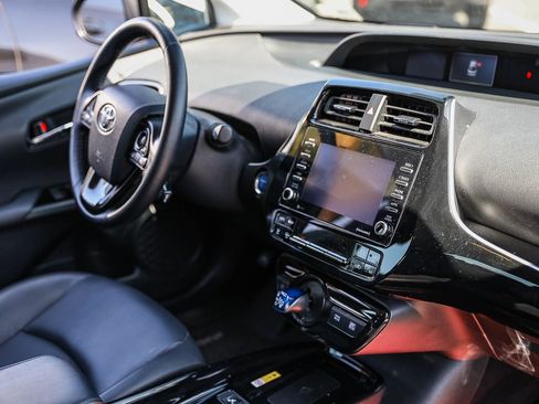 Certified 2021 Toyota Prius XLE w/ Advanced Technology Package FWD image 20