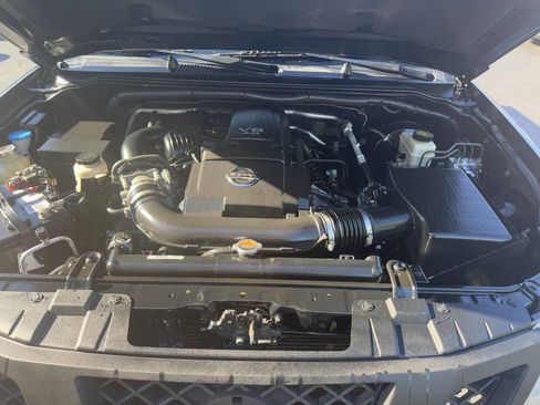 Used 2018 Nissan Frontier PRO-4X w/ Pro-4x Luxury Package image 40