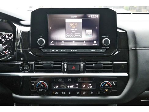 Used 2025 Nissan Pathfinder SV image 21