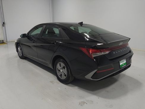 Used 2025 Hyundai Elantra SE FWD image 5