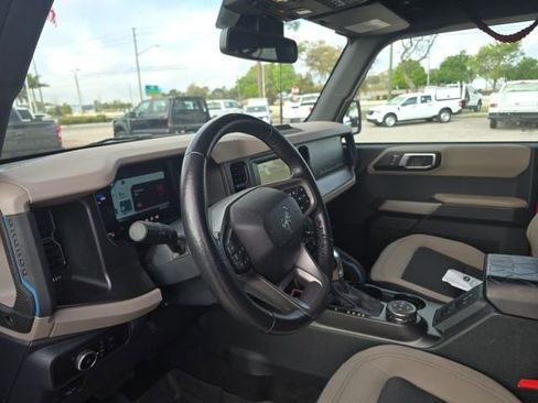 Used 2023 Ford Bronco Wildtrak image 8