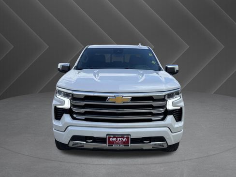 Used 2025 Chevrolet Silverado 1500 High Country image 3